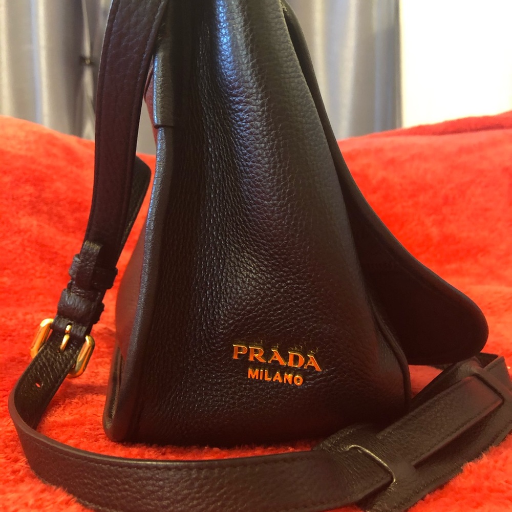 A Prada Milano crossbody purse (black) - Picture 3 of 6